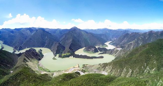 四川最大超级水库首次蓄满，水库全景概览