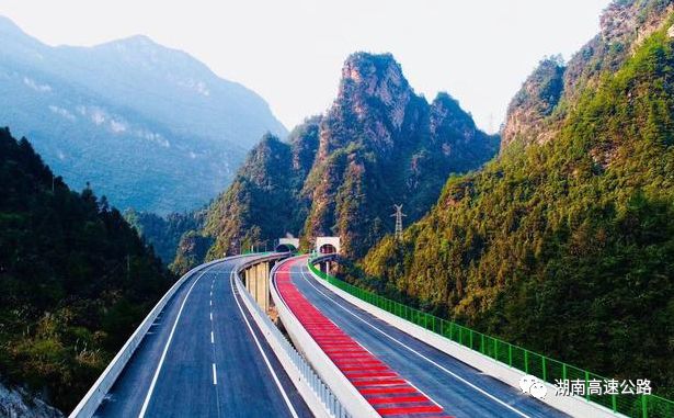 湖南新高速通车，小杨的温馨归途与友情之旅